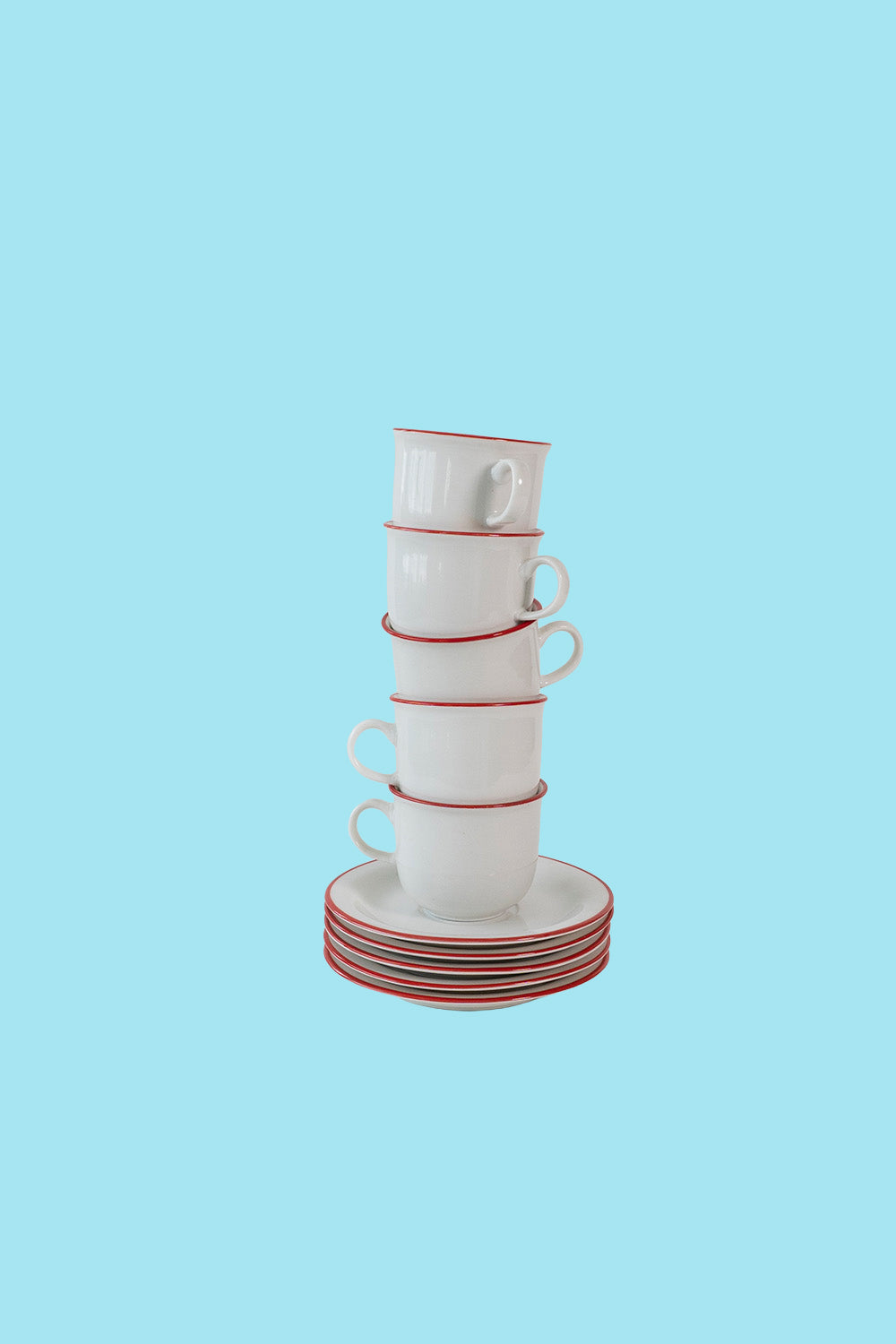 Cups and plates set
