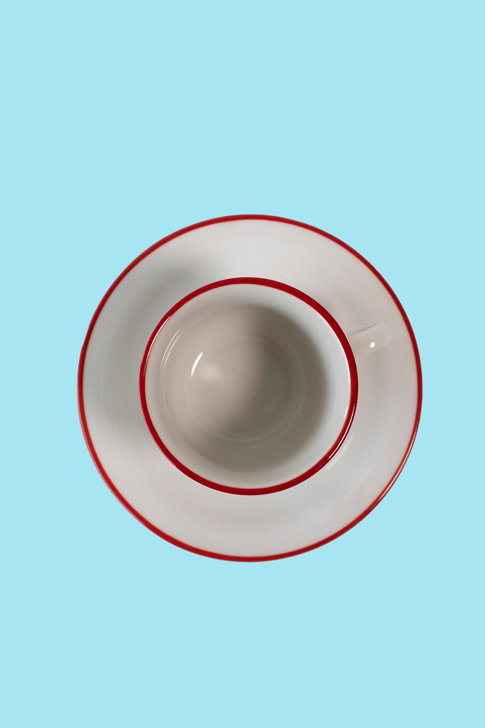 Cups and plates set