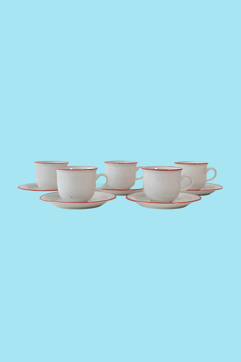 Cups and plates set