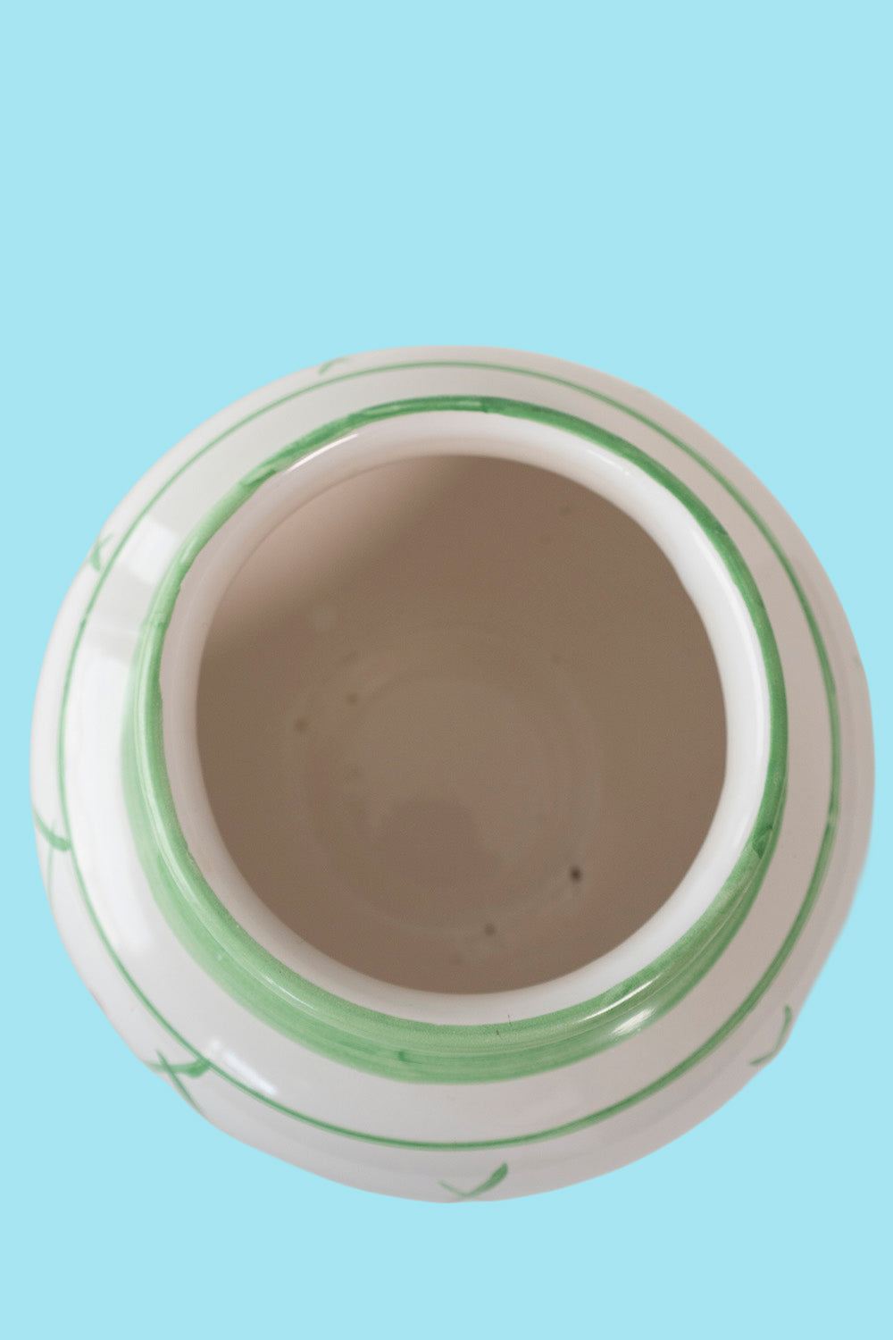 Round decorative vase