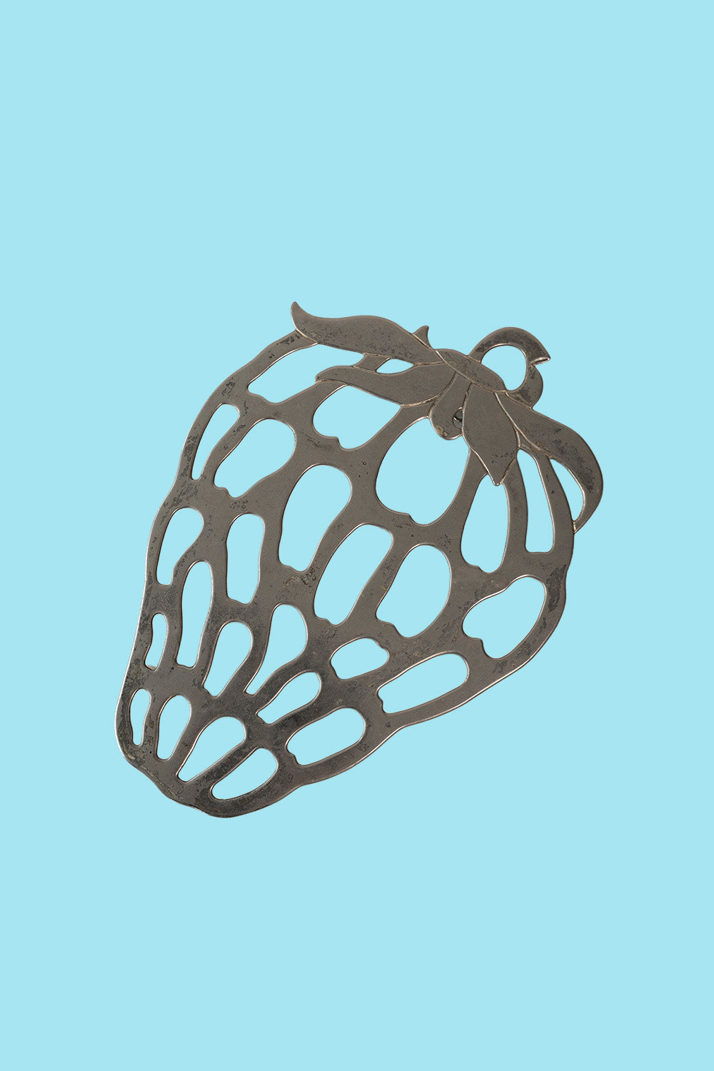 Strawberry metal trivet