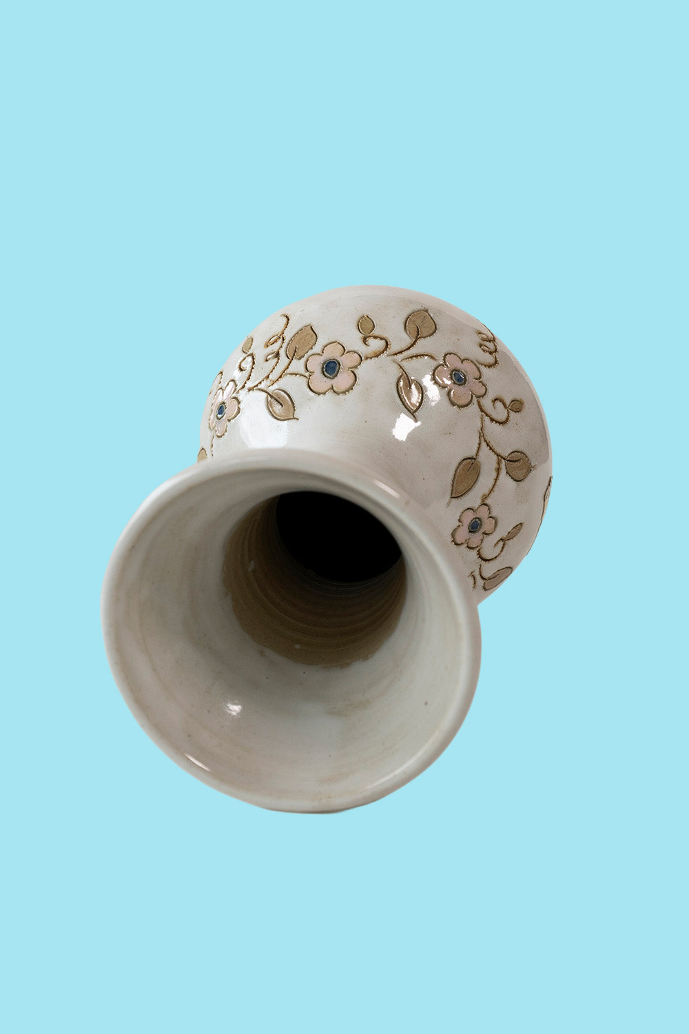 Earthenware vase