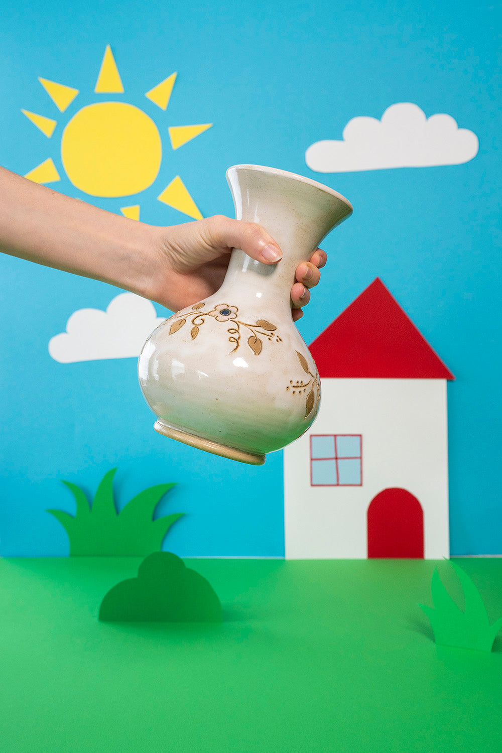 Earthenware vase