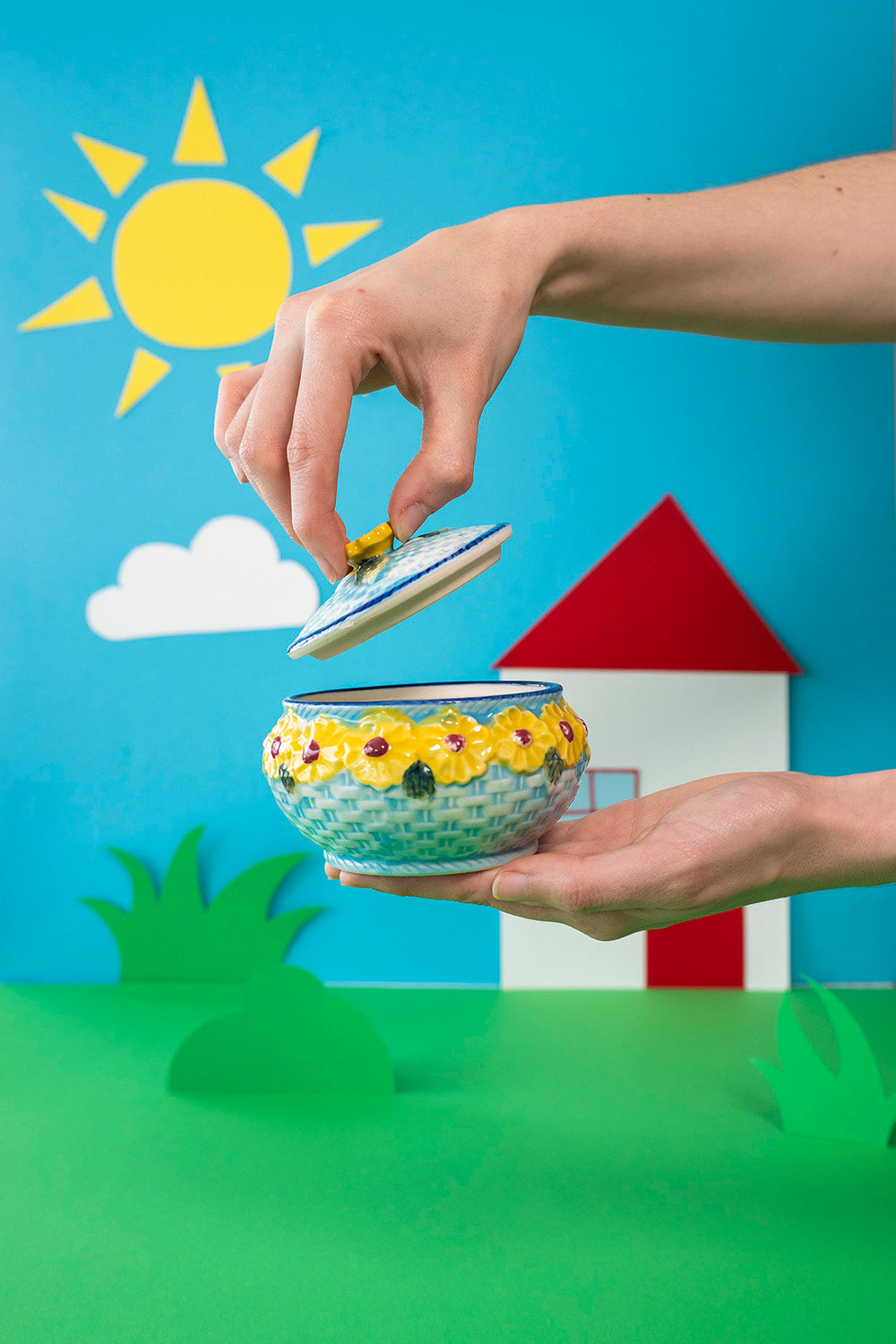 Sunflower ceramic candy box