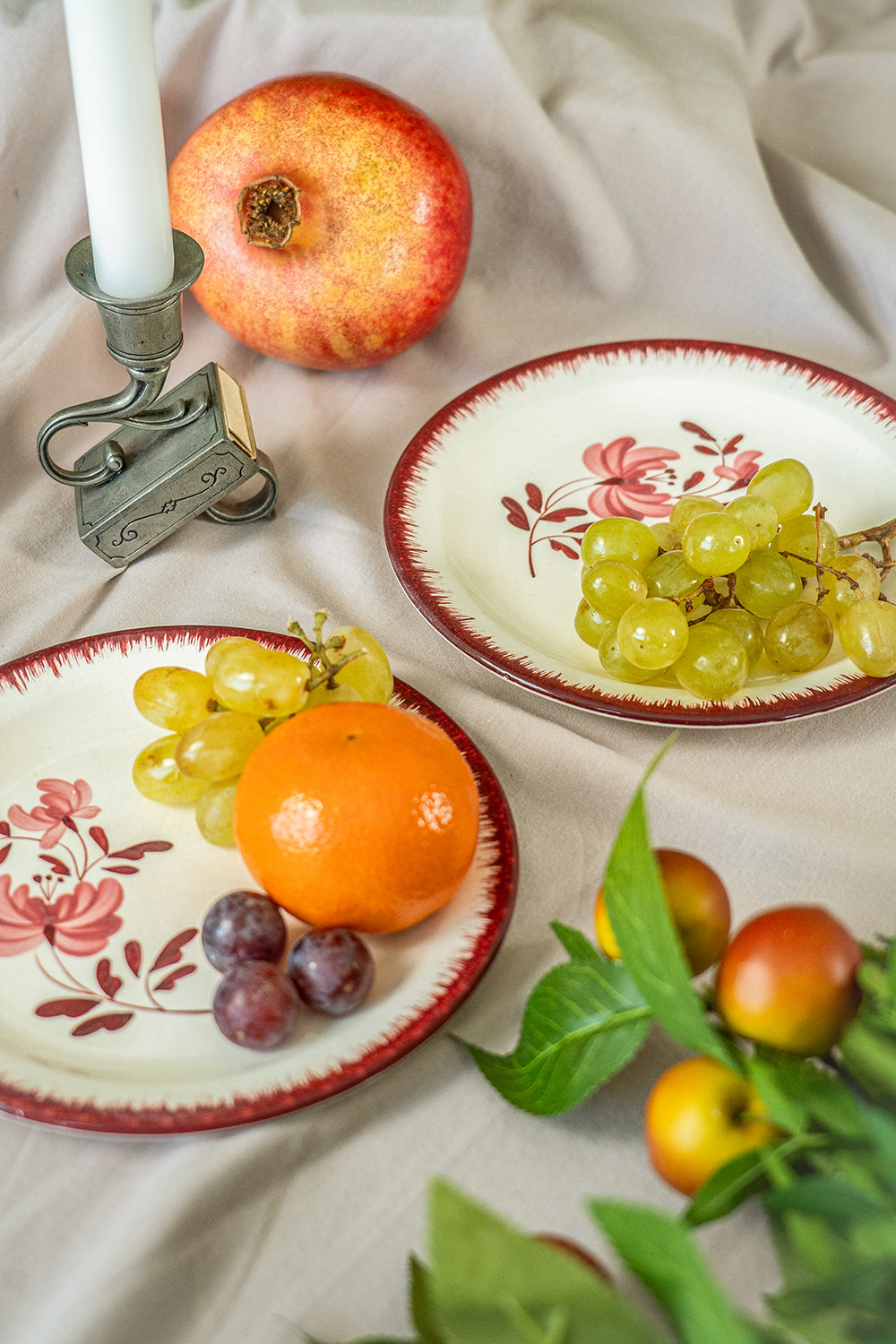 Set of two floral dessert plates