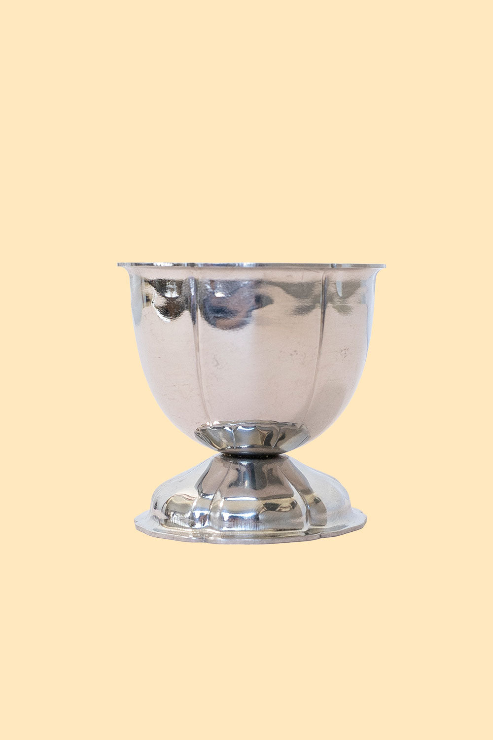 Stainless steel egg cup