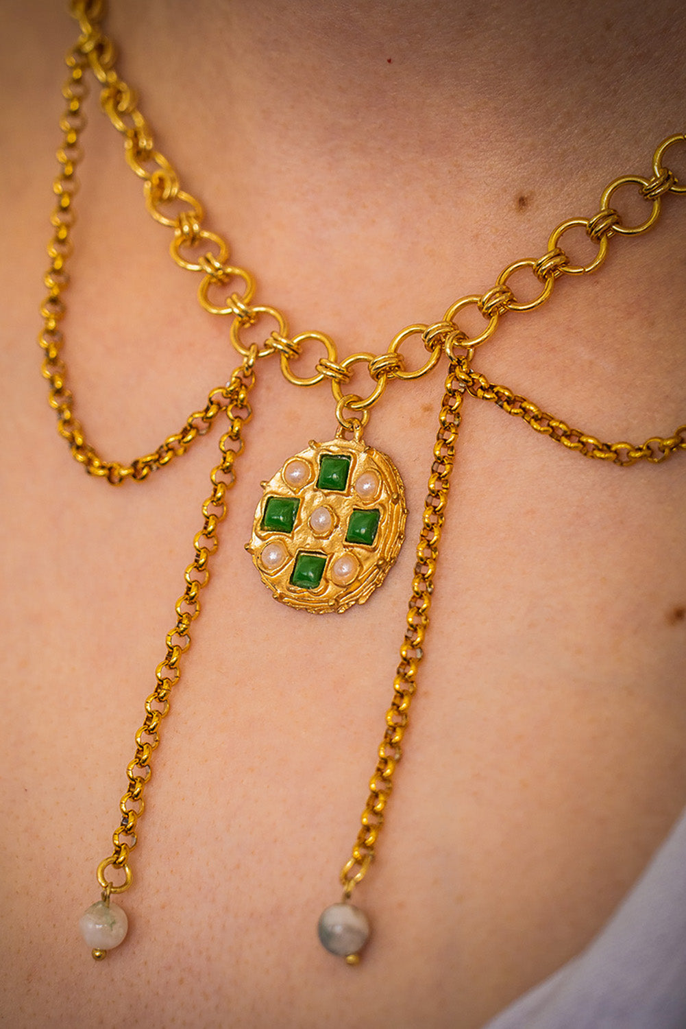 Dangling necklace - The Queen